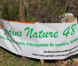 Sortie à Chanac chez Jacky Brard. Banderole de "Jardins NATURE 48" ,à laquelle Jacky est un digne représentant