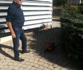 Mission de conseil à Chaudeyrac du 8 octobre 2019 Mission de conseil à Chaudeyrac du 8 octobre 2019 - Claude et le taille haie récalcitrant