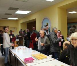 Visite de la Pharmacie de PRADELLES du 22 janvier 2020 Visite de la Pharmacie de PRADELLES du 22 janvier 2020 - Collation en cie des résidents de l'EPAD