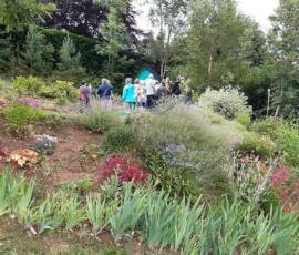 Sortie du 15 juillet chez Christian Lyotard à Pradelles - début de la montée avec arrêt à la nouvelle cabane