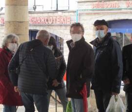Atelier Troc de printemps de plantes & de plants en date du samedi 15 mai 2021 - on prend la pose pour certains mais tous sont masqués
