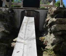 Visite du Moulin de Grandrieu en date du samedi 26 juin 2021 Visite du Moulin de Grandrieu en date du samedi 26 juin 2021 - La conduite d'amenée de l'eau du bassin