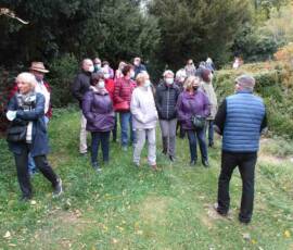 Visite du Château du Mazigon du mercredi 20 octobre 2021 Visite du Château du Mazigon du mercredi 20 octobre 2021 - Devant la façade Ouest