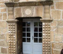 Visite du Château du Mazigon du mercredi 20 octobre 2021 Visite du Château du Mazigon du mercredi 20 octobre 2021 - Porte d'entrée - Année 1642