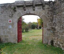 Visite du Château du Mazigon du mercredi 20 octobre 2021 Visite du Château du Mazigon du mercredi 20 octobre 2021 - Porche et entrée principale du bas