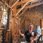 Visite du moulin de Trespis du samedi 25 juin 2022 - Patrick et la fourche