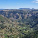 Sortie au moulin à vent de La Borie et à la ferme caussenarde de Hyelzas du 21 septembre 2022 - Montbrun au loin