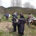 Atelier « Mieux adapter notre jardin aux nouvelles conditions climatiques » du 22 avril 2023 - La conférence "in situ" se poursuit ... les bancs ont attirés les postérieurs !