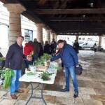 Atelier Troc de printemps à Langogne du 13 mai 2023 Atelier Troc de printemps à Langogne du 13 mai 2023 - Derniers échanges avant de se séparer