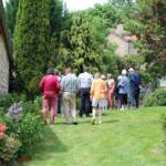 Ouverture de nos jardins des 17 & 18 juin 2023 - Le Jardin du Petit Prince chez Thérèse - Poursuite de la visite groupée ... Thérèse a fort à faire !