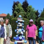 Visite à Ambert du 24 juin - Le Jardin du citoyen Romain chez Denise VIGNY - On prend la pause en souvenir