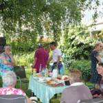 Ouverture de nos jardins des 17 & 18 juin 2023 - Le Jardin de Marie-France - On se sent bien décidemment à cet endroit et les conversations vont bon train mesdames