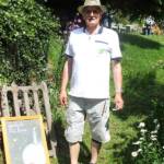 Ouverture de nos jardins des 17 & 18 juin 2023 - Le Jardin du Petit Prince chez Thérèse - Notre Président René tient la pose !