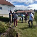 Ouverture du jardin des Pouchin(s) à Naussac le dimanche 30 juin 2024 - Les discussions s'engagent